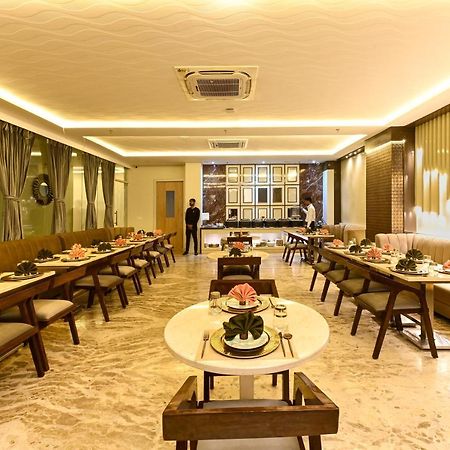 Hotel Avalon Palms Agra Agra  Εξωτερικό φωτογραφία