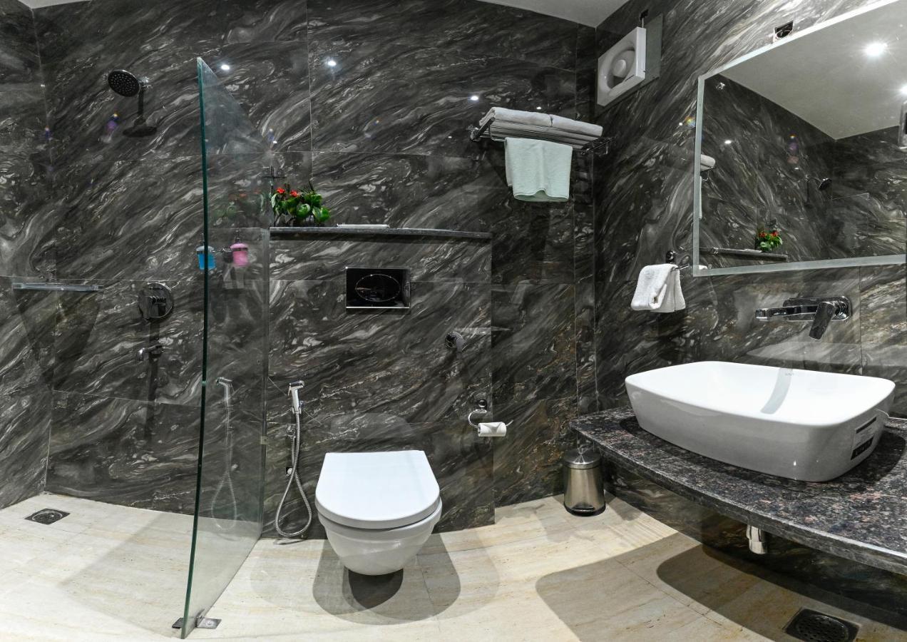 Hotel Avalon Palms Agra Agra  Εξωτερικό φωτογραφία