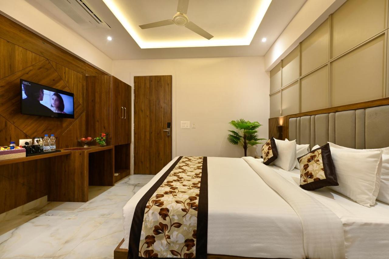 Hotel Avalon Palms Agra Agra  Εξωτερικό φωτογραφία