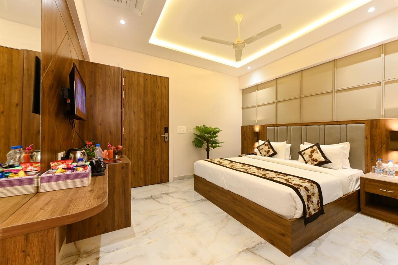 Hotel Avalon Palms Agra Agra  Εξωτερικό φωτογραφία