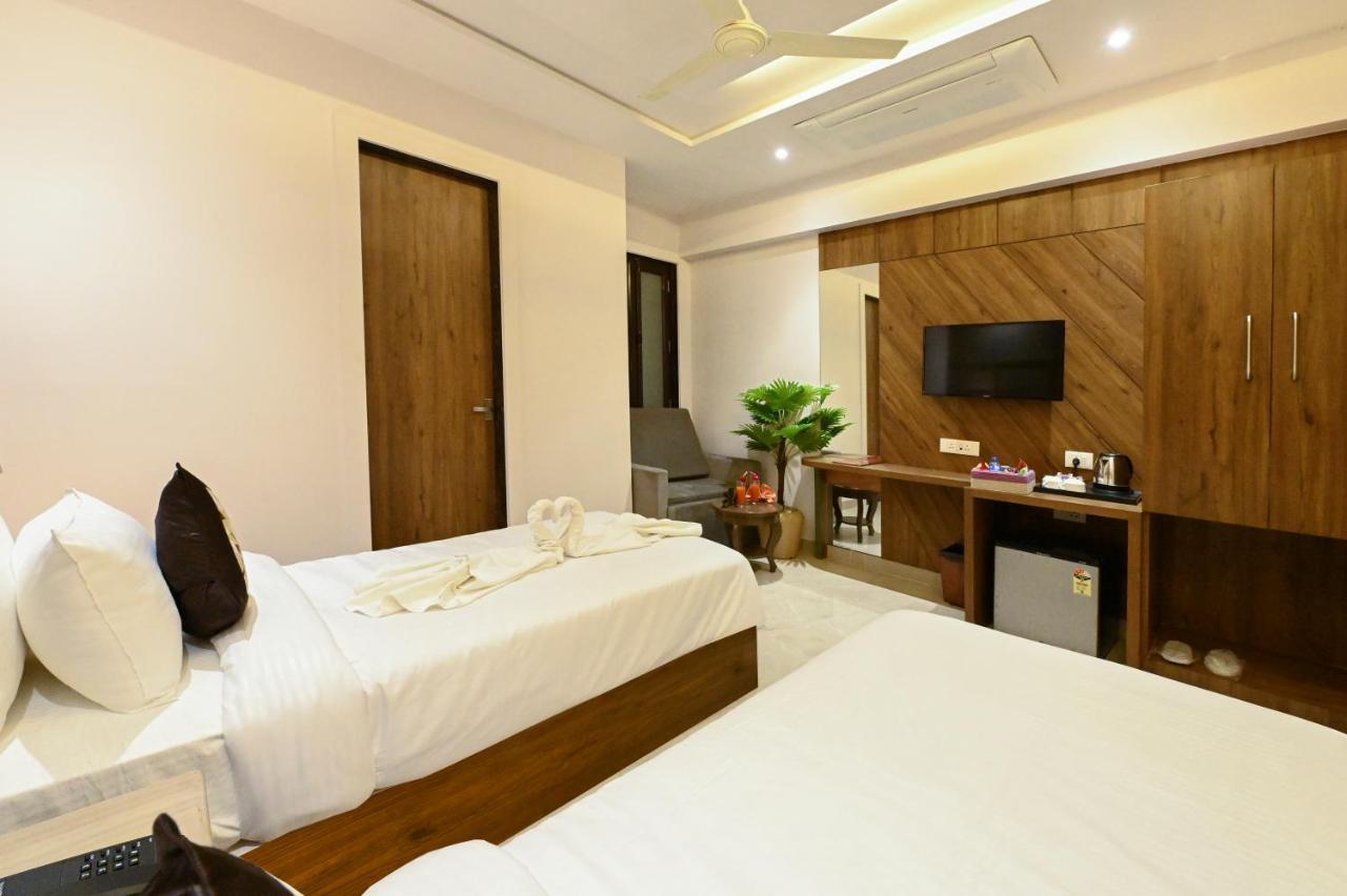 Hotel Avalon Palms Agra Agra  Εξωτερικό φωτογραφία