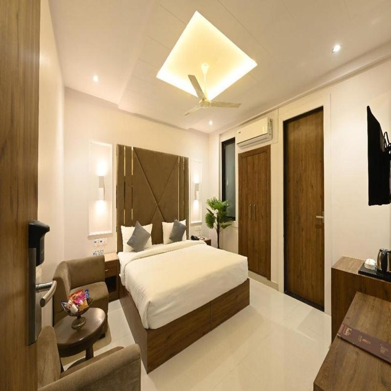 Hotel Avalon Palms Agra Agra  Εξωτερικό φωτογραφία