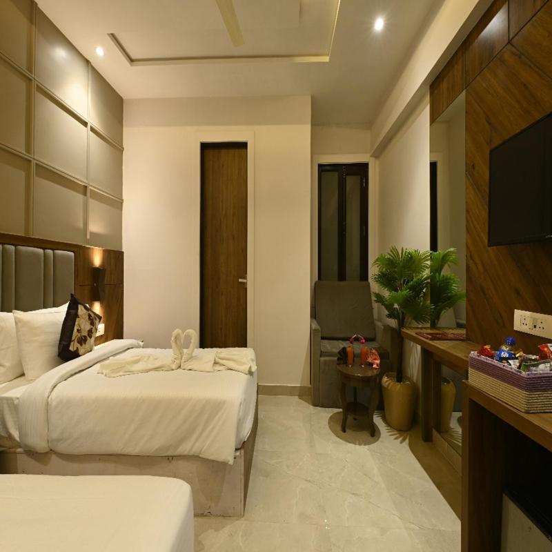 Hotel Avalon Palms Agra Agra  Εξωτερικό φωτογραφία